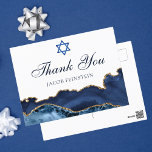 Navy Blue Gold Custom Bar Mitzvah Vielen Dank Postkarte<br><div class="desc">Elegantes marineblau und goldfarbenes Dekor schmückt die Seite dieses modernen Bar Mitzvah Dank Postcard. Mazel Tov! Passen Sie Ihren Namen unter dem Star of David an. Perfekte Postkarte für eine schicke,  stilvolle jüdische Familie,  die einen Jungen feiert,  der zur Tora gerufen wird.</div>