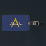 Navy Blue Gold Girl Script Monogram Name Modern Gepäckanhänger<br><div class="desc">Navy Blue and Gold Monogram Fügen Sie Ihre eigene Name Script Gepäckmarke hinzu. Die Taschenmarke macht den perfekten 16 Geburtstag,  Hochzeit,  Brautparty,  Babydusche oder Junggeselinnen-Abschied Geschenk für jemanden,  der ihr Zimmer stilvoll dekoriert.</div>