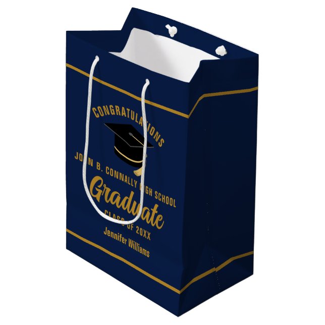 Navy Blue Gold Graduate Custom Graduate Party Mittlere Geschenktüte (Vorderseite Schrägansicht)