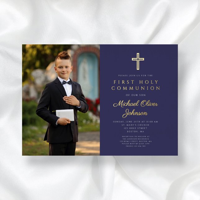Navy Blue Gold Script Boy Foto Erste Kommune Folieneinladung (Navy Blue Gold Script Boy Photo First Communion Foil Invitation)