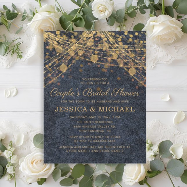 Navy Blue Gold String Light Couple Brautparty Einladung (Rustic glam navy blue and gold string lights couple's bridal shower invitation)