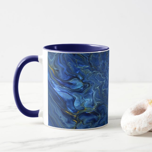 Navy Blue & Imitate Gold Marmor Akrylabstraktion  Tasse (Mit Donut)