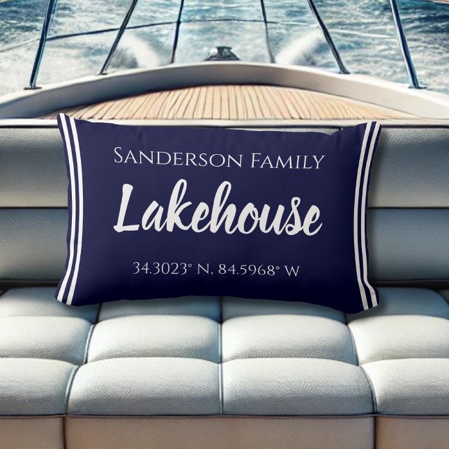 Navy Blue Lakehouse Familienname Map Corinates Lum Lendenkissen (Von Creator hochgeladen)