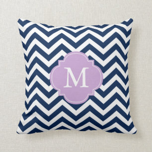 Navy Blue & Lavender Zigzags Muster Monogram Kissen