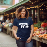Navy Blue Mama Bear T-Shirt<br><div class="desc">Maßgeschneiderte bedruckte Bekleidung mit modischer Mama Bear Grafik. Besuchen Sie unser Geschäft für das passende Baby Bären Design. Klicken Sie auf Anpassen, um das Design mit Ihrem eigenen Text und Bildern zu personalisieren. Wählen Sie aus einer Vielzahl von Shirt-Stilen und -Farben.</div>