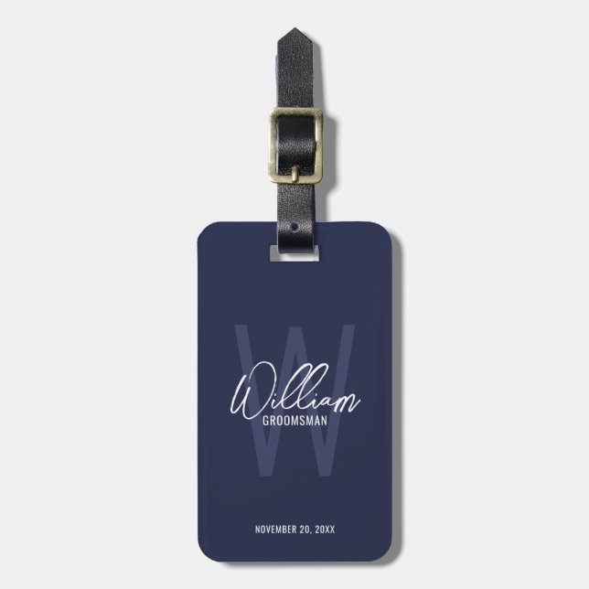 Navy Blue Modern Script Personalisierte Trauzeuge Gepäckanhänger (Vorderseite vertikal)