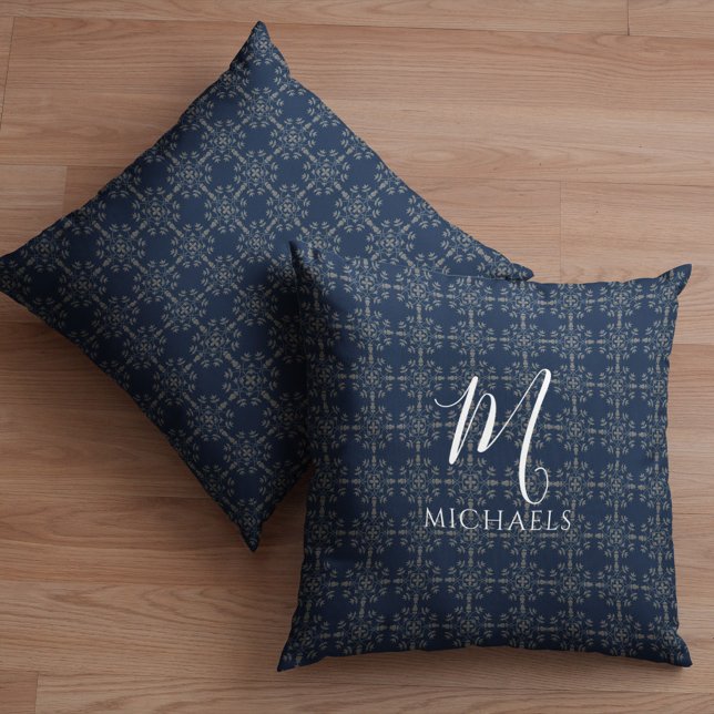 Navy Blue Monogram Muster Custom Kissen (Navy blue Silver Snowflake pattern monogram and name pillow)