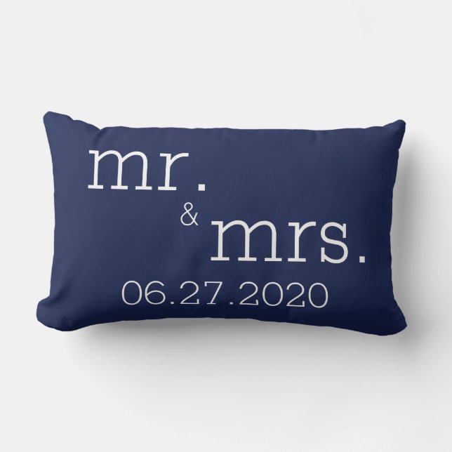 Navy Blue Mr. und Mrs Modern Wedding Pillows Lendenkissen (Vorderseite)