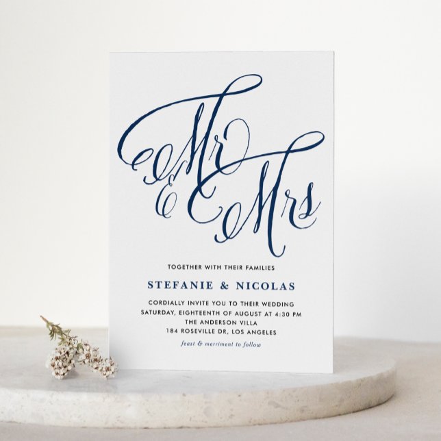 Navy Blue Mrs & Mrs. Rustic Script QR Code Hochzei Einladung (Navy Blue Mrs and Mrs Rustic Calligraphy QR Code Wedding Invitation)