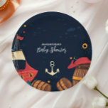 Navy Blue Nautical Pirate Baby Dusche Pappteller<br><div class="desc">Fügen Sie Ihrer Babydusche eine Touch maritimer Magie mit unseren Ahoy It's a Boy Pirate Ship Nautical Paper Teller hinzu! Diese reizvollen Teller zeichnen sich durch ein charmantes Piratenschiff-Design, nautische Details wie Anker und Wellen und eine spielerische "Ahoy It’s a Boy"-Botschaft aus. Sie sind perfekt für Vorspeisen, Desserts oder Vollmahlzeiten...</div>
