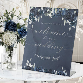 Navy Blue Peony Silver Calligraphy Welcome Wedding Sockelschild
