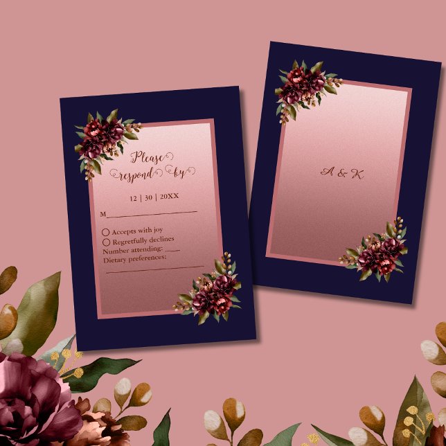 Navy Blue Rose Gold Script Burgundy floral wedding RSVP Karte (Von Creator hochgeladen)