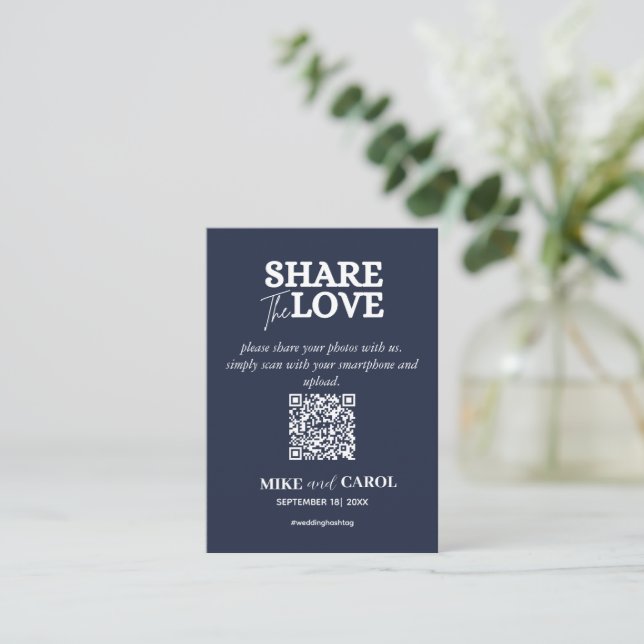 Navy Blue Share Liebe Foto QR Code Hochzeit Mitteilungskarte (Stehend Vorderseite)