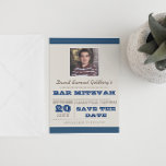 Navy Blue & Silver Bar Mitzvah Save the Date Ankündigungspostkarte<br><div class="desc">Diese Lässigen Chic Save the Date Postkarten sind die perfekte Möglichkeit,  Ihre Veranstaltung zu verkünden! Passen Sie den Text an,  um genau zu sagen,  was Sie gewollt haben.</div>