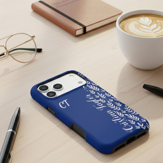 Navy Blue und Bush rosa Leaf Muster mit Monogramm iPhone Hülle (Von Creator hochgeladen)