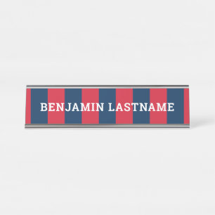 Navy Blue und Red Rugby Stripes mit Individuelle N Schreibtischnamensplakette