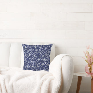 Navy Blue und White Floral Throw Kissen