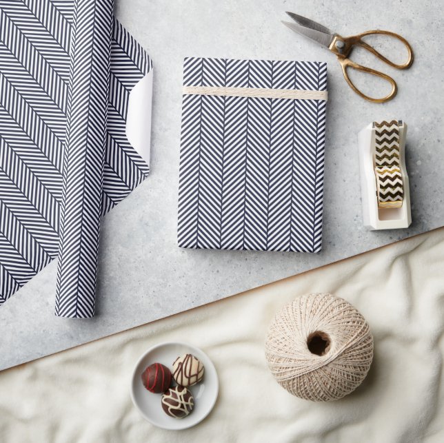 Navy Blue und White Herringbone Geschenkpapier (Kunsthandwerk)