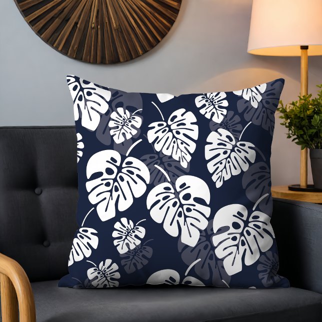 Navy Blue und White Tropical Folies | Floral Kissen (Von Creator hochgeladen)