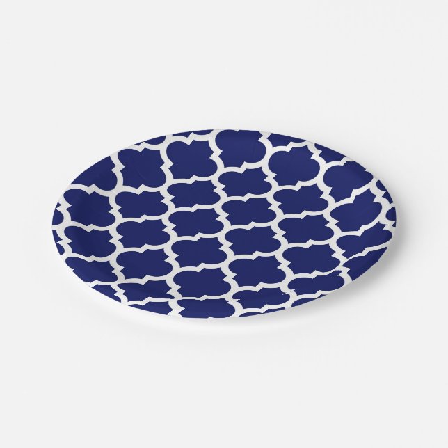 Navy Blue White marokkanische Quatrefolienmuster # Pappteller (Schrägansicht)