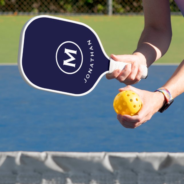 Navy Blue White Modern Monogram Pickleball Schläger (InSitu)