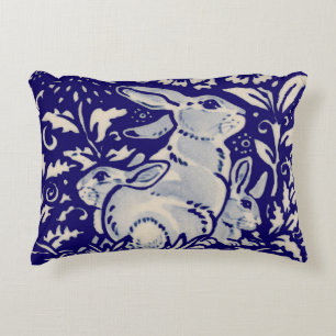 Navy Blue White Rabbit FamilyFloral Dedham Delft Dekokissen