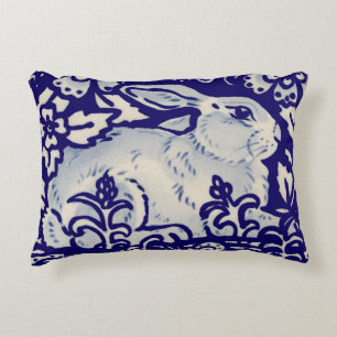 Navy Blue & White Rabbit Floral Dedham Delft Dekokissen