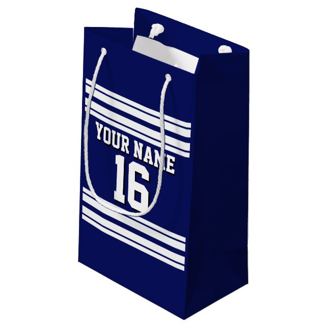 Navy Blue White Team Jersey Name Kleine Geschenktüte (Rückseite Schrägansicht)