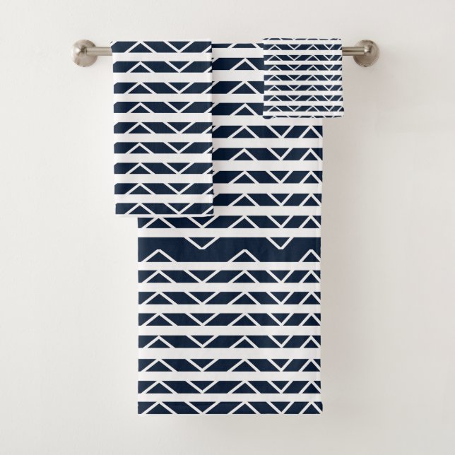 Navy Blue White Zickzack Pattern Badhandtuch Set (Insitu)