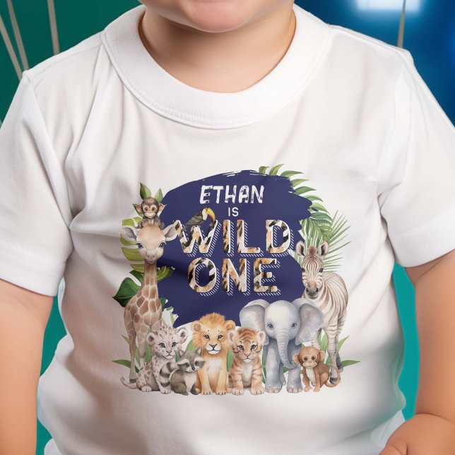Navy Blue Wild One Animals Safari Thema 1. Geburt Baby T-shirt (Von Creator hochgeladen)