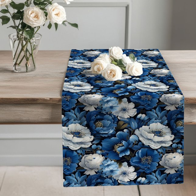 Navy Blumen Blau-Weißer Tischläufer (Navy Flowers Blue and White Table Runner)