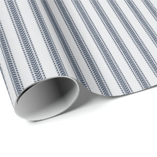 Navy-Chevrons-Ticking-Streifen auf Hellgrau Geschenkpapier