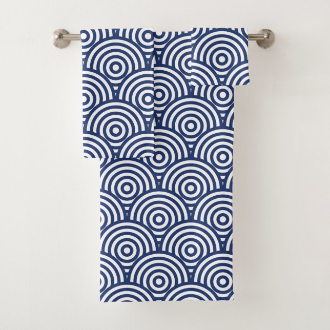 Navy Concentric Circle Pattern Badhandtuch Set (Insitu)