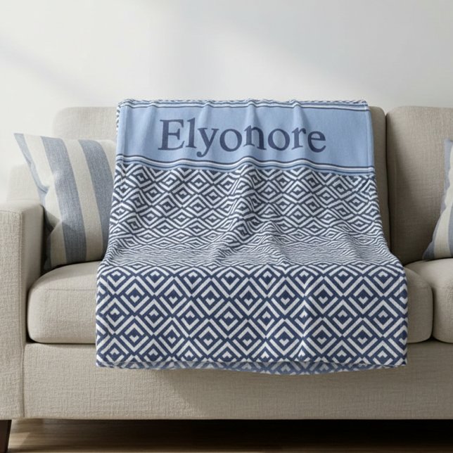 Navy Geometric Chevron Name Design Fleecedecke (Von Creator hochgeladen)