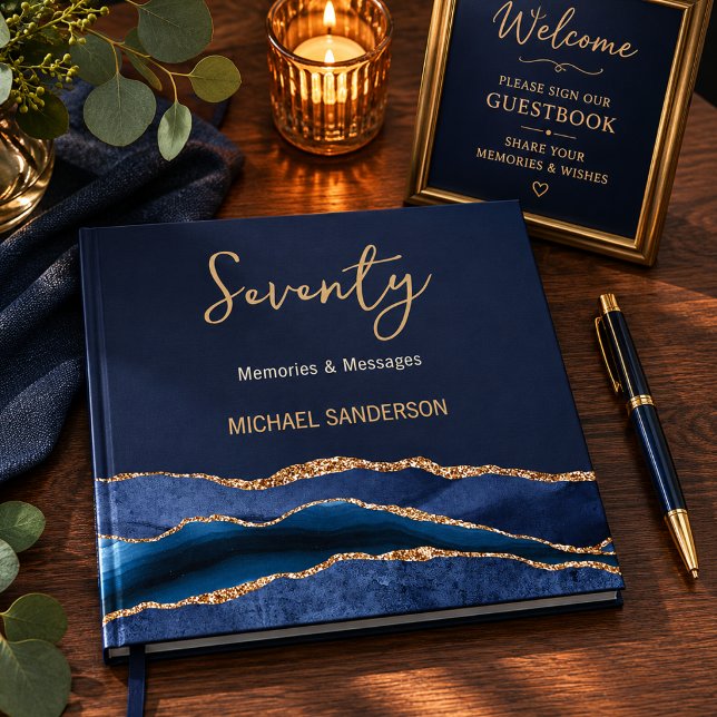 Navy Gold Seventy Erinnerungen Gästebuch (Elegant navy and gold 70th birthday guestbook with luxe memory table styling.)