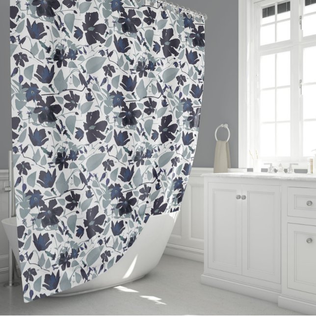 Navy Gray Watercolor Clematis Blumenmuster Duschvorhang (Clematis Navy Gray Watercolor Floral Pattern Shower Curtain from Studio Posies.)