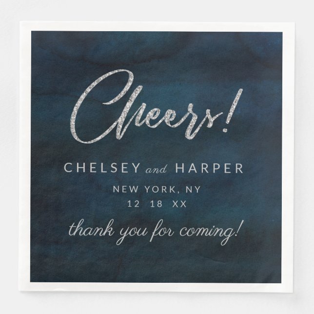 Navy Luster Silver Cheers Wedding Monogram Dinner Serviette (Vorderseite)