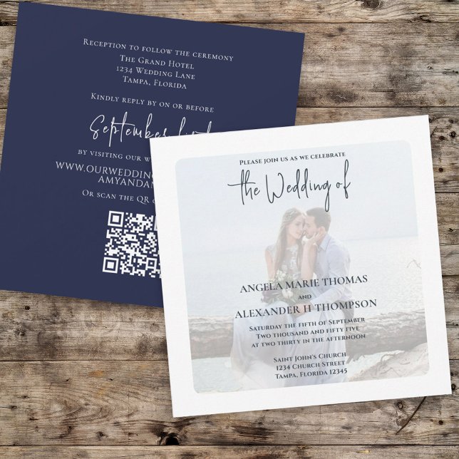 Navy Minimalistisches Foto Elegante Hochzeit Einladung (Navy blue wedding square invitation with photo overlay.)