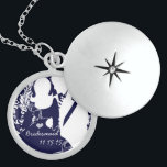 Navy Musical Wedding Bridesmaid Necklace Medaillon<br><div class="desc">Keepake Necklaces Wählen Sie entweder Silver Plated Gold Finish oder Sterling Silver Unique 25th Anniversary Necklace oder Personalisiertes Custom 1st Weihnachtsgeschenk Konkreieren Sie als Wedding Keepake Wedding Party Necklaces Auch - um die Hintergrundfarbe zu ändern - klicken Sie auf anpassen - wählen Sie das letzte Tool im Drop-Down Menü und...</div>