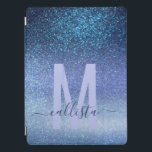 Navy Pastel Blue Triple Glitzer Ombre Gradient iPad Pro Hülle<br><div class="desc">Dieses elegante, glamouröse und schicke Print ist perfekt für das trendige und stilvolle Girly Girl. Hier finden Sie ein Imitat, das funkelnd marineblauer Glitzer in Perwinkelblau in Pastellblau und Ober-Gradienten gedruckt wird. Es ist modern, hübsch, mädchenhaft, einzigartig und cool. Einfach mit Ihrem personalisierten Monogramm und Initial anpassen. ***WICHTIGE HINWEIS FÜR...</div>