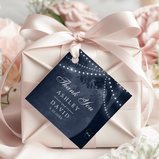 Navy Rustic Tree Lights Carved Initials Wedding Geschenkanhänger (Von Creator hochgeladen)