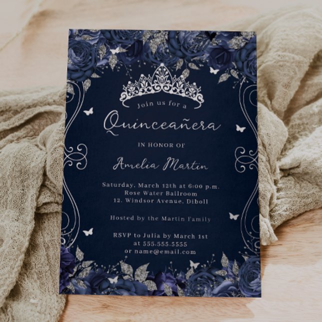 Navy Silver Swirl Scroll Floral Quinceanera Folieneinladung (Von Creator hochgeladen)