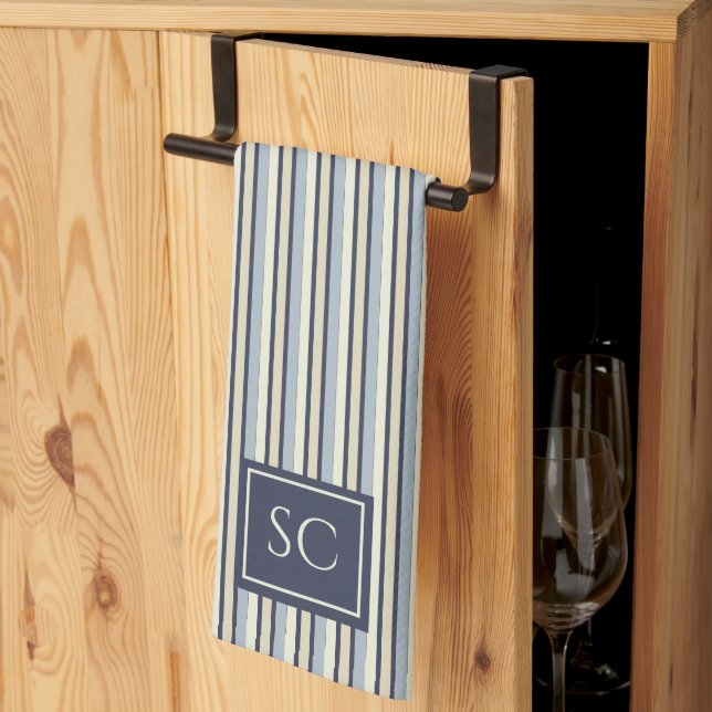 Navy- und cremefarben gestreiftes Muster mit Monog Geschirrtuch (Drittel gefaltet)