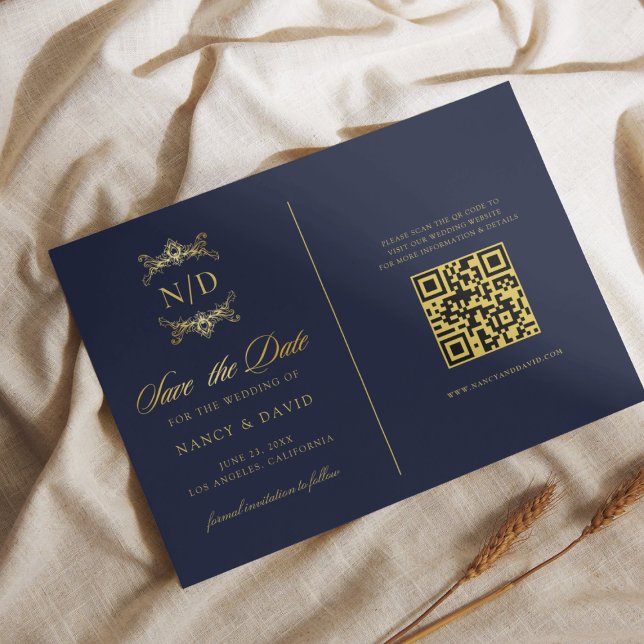 Navy- und Gold-Monogramm-QR-Code-Hochzeit Save The Date (Von Creator hochgeladen)