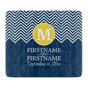 Navy- und Weiß-Chevron-Muster mit individuellem Mo Schneidebrett