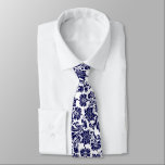 Navy & White Floral Damasks Neck Tie Krawatte<br><div class="desc">Elegante dunkelmarineblau blühende Damasken über weißes,  variierbares Hintergrundfarbe.</div>