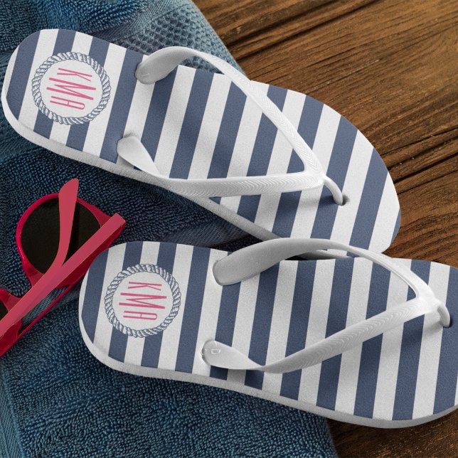 Navy & White Nautical Strip mit rosa Monogramm Flip Flops (Von Creator hochgeladen)