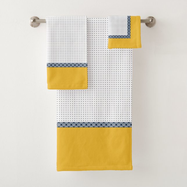 Navy White Yellow Eastern Geometric Muster Badhandtuch Set (Insitu)
