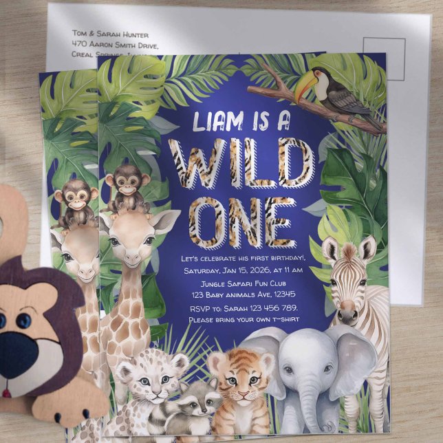 Navy Wild one, Jungle tiere 1. Geburtstag Einladungspostkarte (Wild one, Safari animals themed, navy blue postcard invitation.)