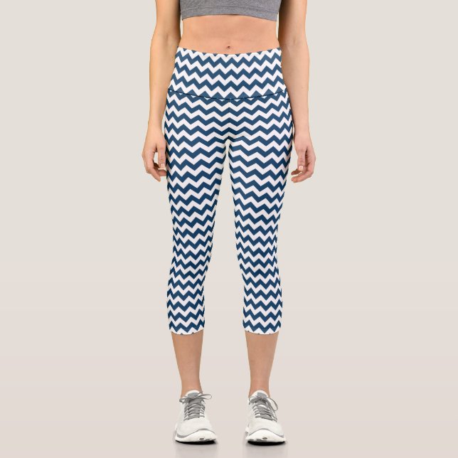 Navy Zigzag, Zickzack, Marine, geometrisches Muste Capri Leggings (Vorderseite)